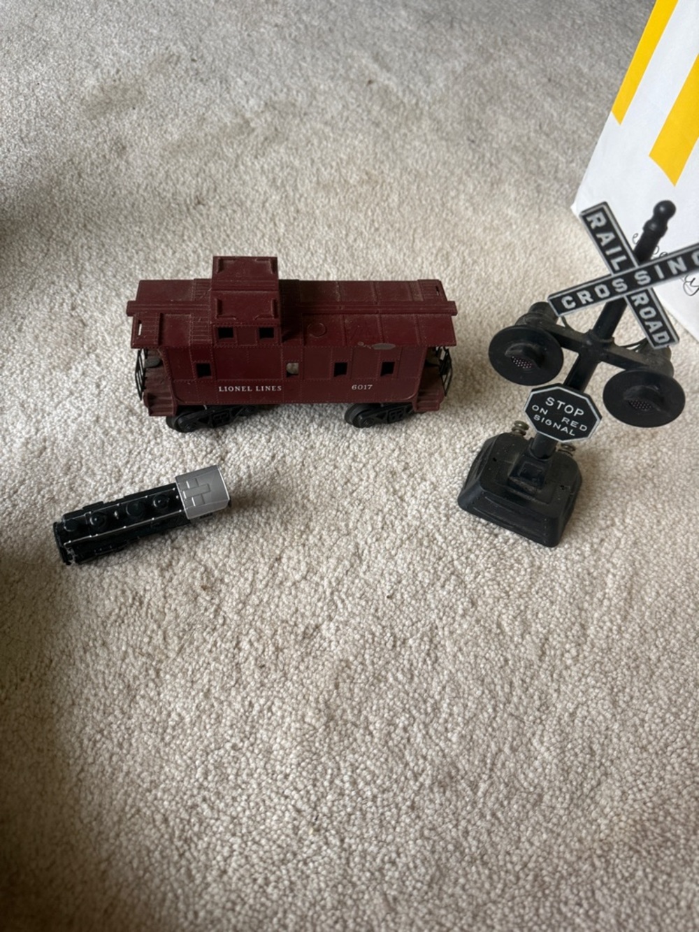Lionel Lines Maroon Caboose Train Car
